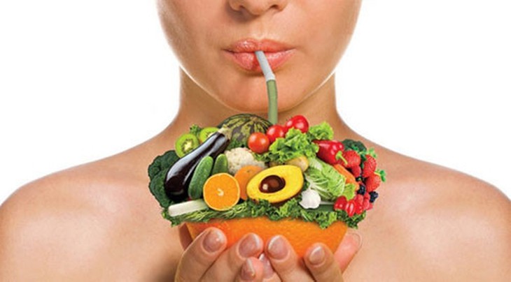 Collagen có vai trò quan trọng trong y học và thẩm mỹ nhờ vào khả năng hỗ trợ tái tạo mô và cải thiện cấu trúc da.