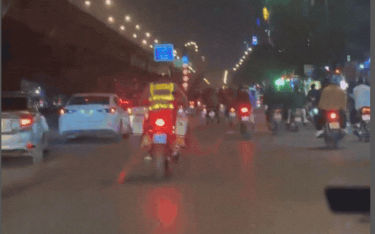 CSGT "mở đường" giúp một bệnh nhân đang nguy kịch đến bệnh viện cấp cứu kịp thời 