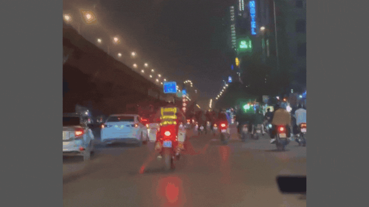 CSGT 'mở đường' giúp một bệnh nhân đang nguy kịch đến bệnh viện cấp cứu kịp thời - Ảnh 2.