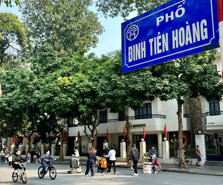 Áp dụng chính sách đền bù cao nhất khi cải tạo không gian khu vực hồ Hoàn Kiếm- Ảnh 1. Áp dụng chính sách đền bù cao nhất khi cải tạo không gian khu vực hồ Hoàn Kiếm- Ảnh 1.