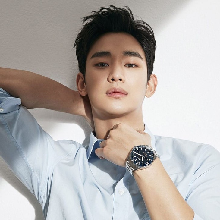 Bê bối Kim Soo-hyun hẹn hò diễn viên vị thành niên: 'Ông hoàng cát-sê' sụp đổ?- Ảnh 1. Bê bối Kim Soo-hyun hẹn hò diễn viên vị thành niên: 'Ông hoàng cát-sê' sụp đổ?- Ảnh 1.