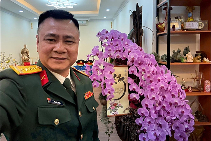 Một nam NSND làng Chèo quê Bắc Ninh mang hàm Đại tá, là Giám đốc Nhà hát Chèo có đời thực viên mãn- Ảnh 1. Một nam NSND làng Chèo quê Bắc Ninh mang hàm Đại tá, là Giám đốc Nhà hát Chèo có đời thực viên mãn- Ảnh 1.