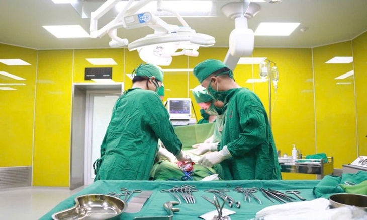 Bác sĩ huyện phẫu thuật khối u xoắn khổng lồ bảo toàn chức năng buồng trứng cho bệnh nhân trẻ tuổi- Ảnh 1. Bác sĩ huyện phẫu thuật khối u xoắn khổng lồ bảo toàn chức năng buồng trứng cho bệnh nhân trẻ tuổi- Ảnh 1.