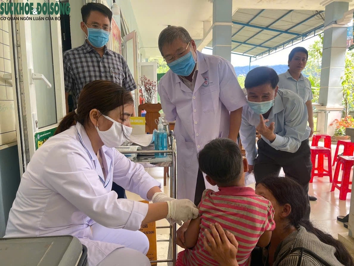 Quảng Nam yêu cầu hoàn thành tiêm vaccine sởi-rubella vào 20/3- Ảnh 1. Quảng Nam yêu cầu hoàn thành tiêm vaccine sởi-rubella vào 20/3- Ảnh 1.