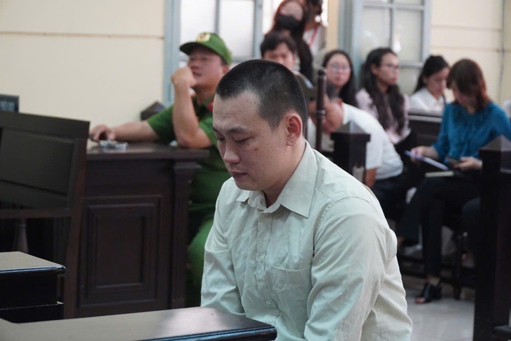 Tài xế đánh người trước cổng BV Từ Dũ lãnh 1 năm tù, bồi thường 125 triệu đồng- Ảnh 1. Tài xế đánh người trước cổng BV Từ Dũ lãnh 1 năm tù, bồi thường 125 triệu đồng- Ảnh 1.