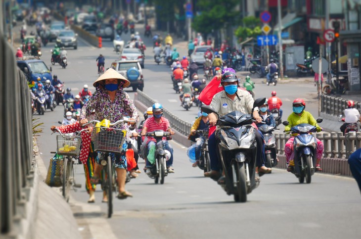 Mới đầu mùa TP.HCM nóng gần 40 độ có bất thường?- Ảnh 2.