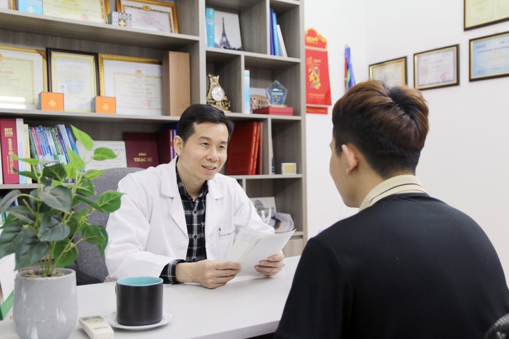 Xôn xao thông tin người đàn ông 52 tuổi đi cắt bao quy đầu: Bác sĩ nam khoa nói gì?- Ảnh 2.