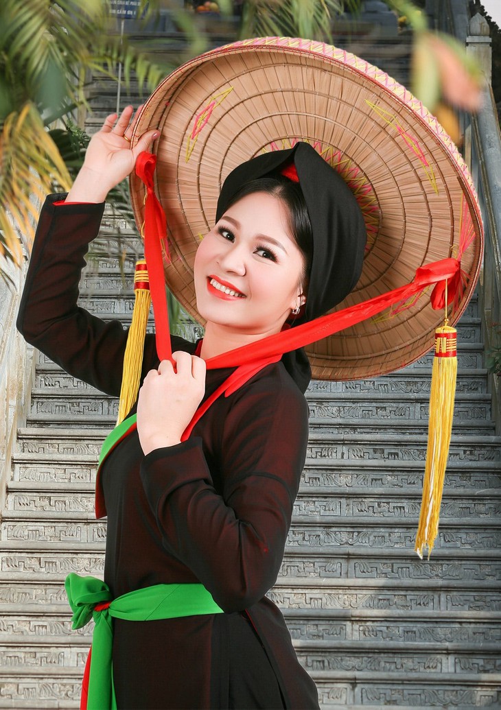 Nữ nghệ sĩ quan họ quê Bắc Ninh đời thực làm Phó Giám đốc nhà hát, cuộc sống yên bình- Ảnh 1. Nữ nghệ sĩ quan họ quê Bắc Ninh đời thực làm Phó Giám đốc nhà hát, cuộc sống yên bình- Ảnh 1.