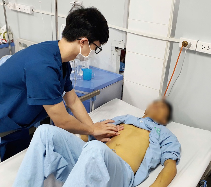 Da vàng như nghệ, sút 4-5 kg sau khi ăn loại nấm lạ có hình dáng giống chiếc ô- Ảnh 3. Da vàng như nghệ, sút 4-5 kg sau khi ăn loại nấm lạ có hình dáng giống chiếc ô- Ảnh 3.