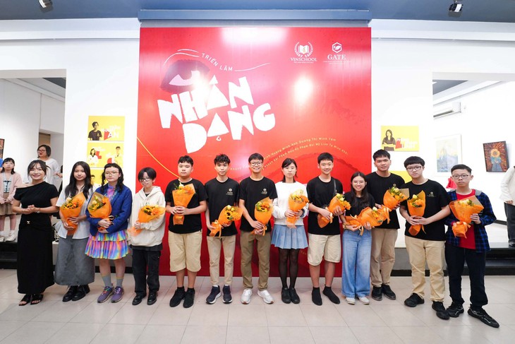 Nhóm tài năng trẻ Vinschool tổ chức Triển lãm nghệ thuật 'Nhân Dạng'- Ảnh 1. Nhóm tài năng trẻ Vinschool tổ chức Triển lãm nghệ thuật 'Nhân Dạng'- Ảnh 1.