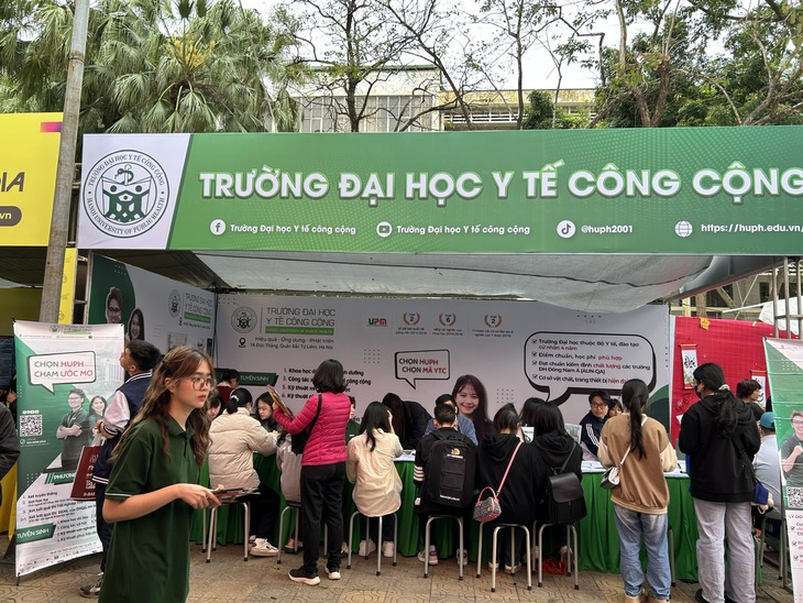 Chọn học ngành Y: Cơ hội hay thách thức?- Ảnh 1. Chọn học ngành Y: Cơ hội hay thách thức?- Ảnh 1.