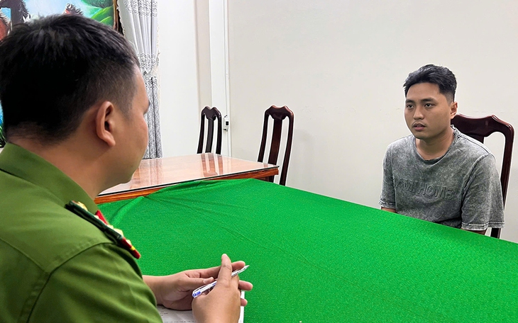 Trốn vé qua phà, nam thanh niên về lấy dao quay lại chém nhân viên soát vé