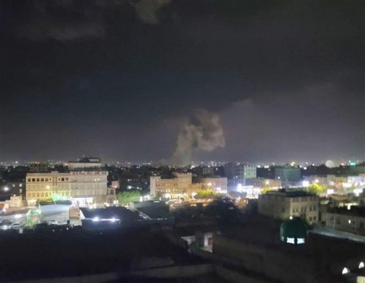 Houthi tuyên bố cứng rắn, sẵn sàng leo thang sau khi bị Mỹ không kích- Ảnh 1. Houthi tuyên bố cứng rắn, sẵn sàng leo thang sau khi bị Mỹ không kích- Ảnh 1.