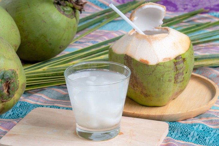 7 lợi ích của việc uống nước dừa tươi vào buổi sáng- Ảnh 3.