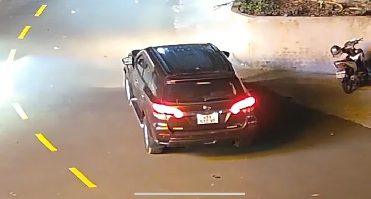 Công an truy tìm ô tô gây tai nạn chết người rồi bỏ trốn- Ảnh 1. Công an truy tìm ô tô gây tai nạn chết người rồi bỏ trốn- Ảnh 1.