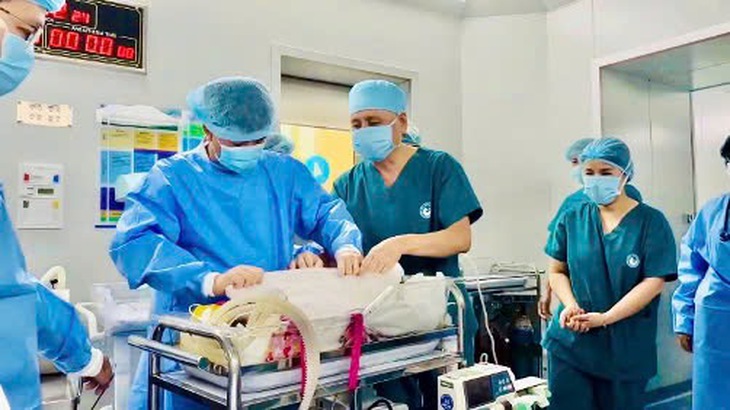 TPHCM can thiệp tim xuyên bào thai thành công cho 2 ca suy tim nặng- Ảnh 5.