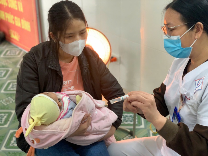 Hàng nghìn trẻ em Thái Nguyên được uống vaccine rota miễn phí phòng bệnh tiêu chảy cấp- Ảnh 1.