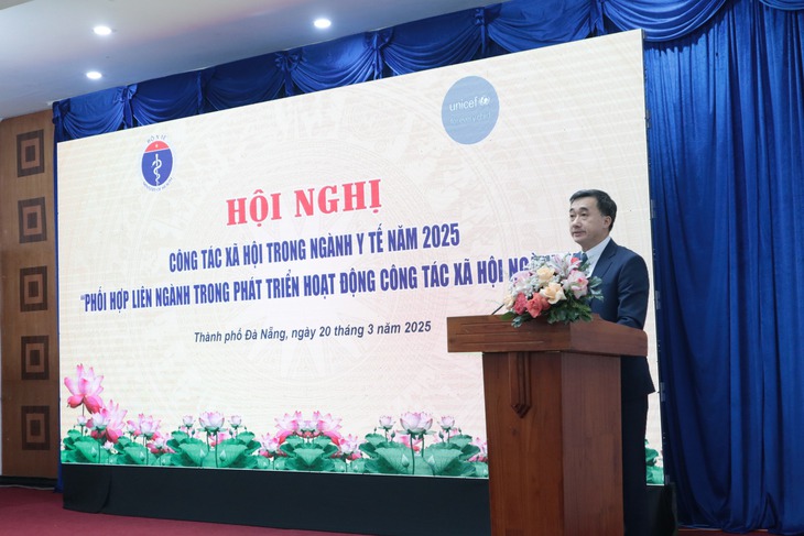 Thứ trưởng Bộ Y tế: Nâng cao chất lượng và chuyên nghiệp hóa đội ngũ nhân lực CTXH- Ảnh 1. Thứ trưởng Bộ Y tế: Nâng cao chất lượng và chuyên nghiệp hóa đội ngũ nhân lực CTXH- Ảnh 1.
