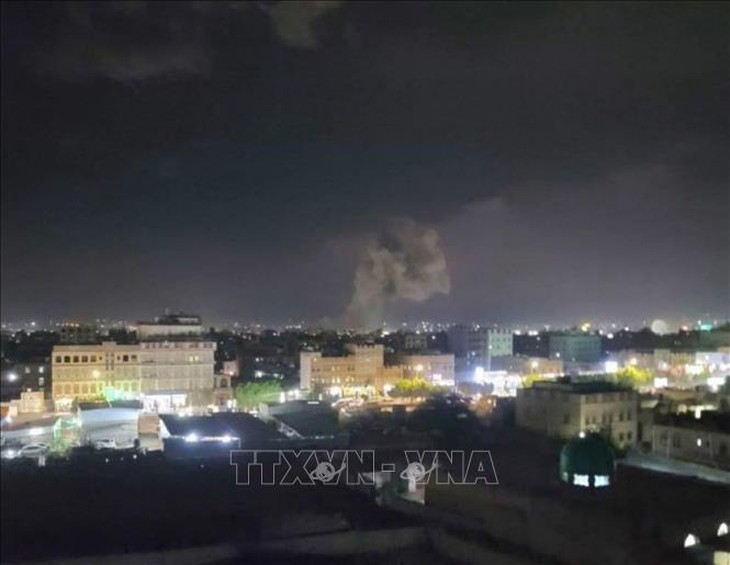 Mỹ không kích Yemen đêm thứ 5 liên tiếp, Tổng thống Trump cảnh báo hủy diệt Houthi- Ảnh 1. Mỹ không kích Yemen đêm thứ 5 liên tiếp, Tổng thống Trump cảnh báo hủy diệt Houthi- Ảnh 1.