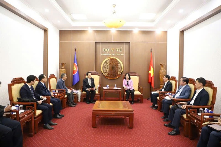 Bộ trưởng Đào Hồng Lan tiếp Chủ tịch Hiệp hội chăm sóc răng miệng Nhật Bản- Ảnh 1. Bộ trưởng Đào Hồng Lan tiếp Chủ tịch Hiệp hội chăm sóc răng miệng Nhật Bản- Ảnh 1.
