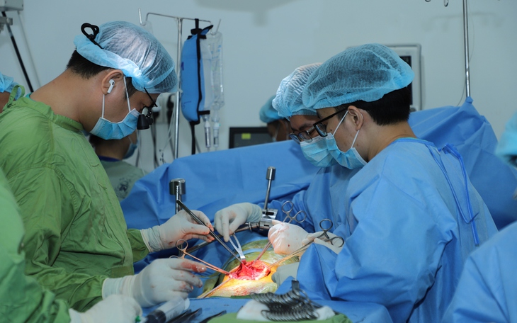 Người đàn ông chết não hiến tạng trao cơ hội sống cho 7 người khác