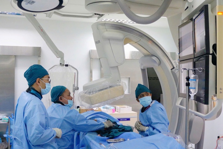 Bệnh viện Đa khoa tỉnh Ninh Thuận thực hiện thành công kỹ thuật nong bóng và đặt stent động mạch chi dưới- Ảnh 1. Bệnh viện Đa khoa tỉnh Ninh Thuận thực hiện thành công kỹ thuật nong bóng và đặt stent động mạch chi dưới- Ảnh 1.