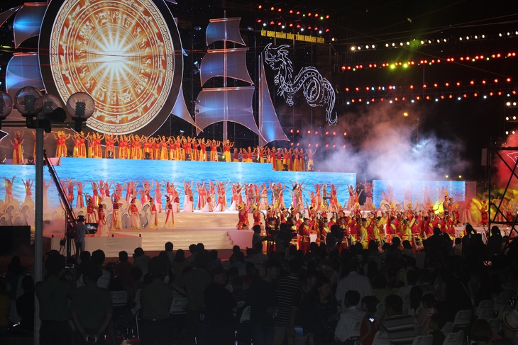 Bắn pháo hoa tầm cao tại Festival biển Nha Trang năm 2025- Ảnh 2. Bắn pháo hoa tầm cao tại Festival biển Nha Trang năm 2025- Ảnh 2.