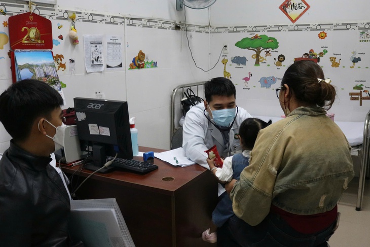 Khám sàng lọc tim bẩm sinh miễn phí cho trẻ em và người dân Ninh Thuận- Ảnh 1.