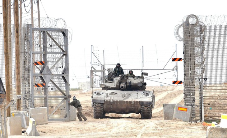 Hơn 100.000 người biểu tình khắp Israel phản đối nối lại chiến sự ở Dải Gaza- Ảnh 1. Hơn 100.000 người biểu tình khắp Israel phản đối nối lại chiến sự ở Dải Gaza- Ảnh 1.