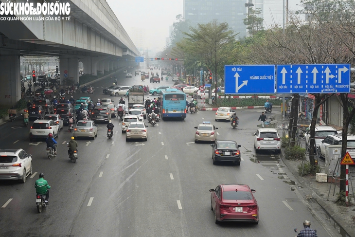 Không nhường đường cho xe xin vượt có thể bị xử phạt đến 22 triệu đồng- Ảnh 1. Không nhường đường cho xe xin vượt có thể bị xử phạt đến 22 triệu đồng- Ảnh 1.