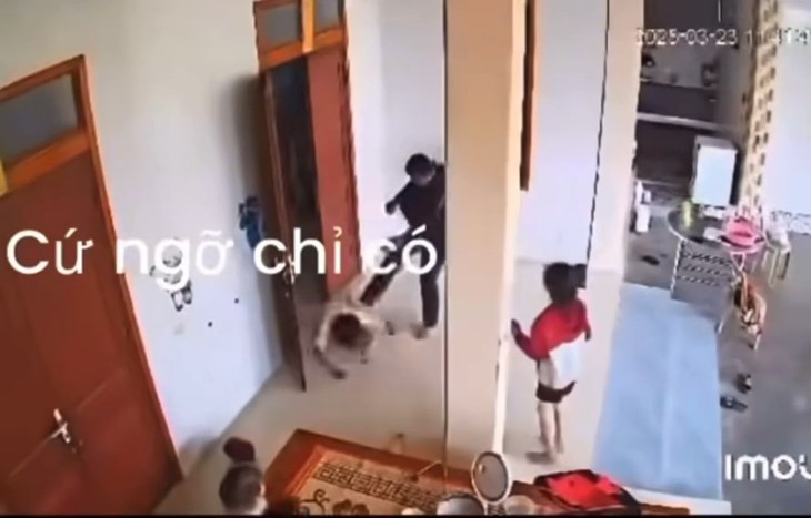 Củng cố hồ sơ xử lý người chồng đánh vợ con trong bữa cơm- Ảnh 2.