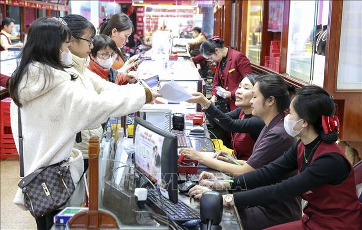 Giá vàng trong nước giảm nhẹ phiên đầu tuần- Ảnh 1. Giá vàng trong nước giảm nhẹ phiên đầu tuần- Ảnh 1.