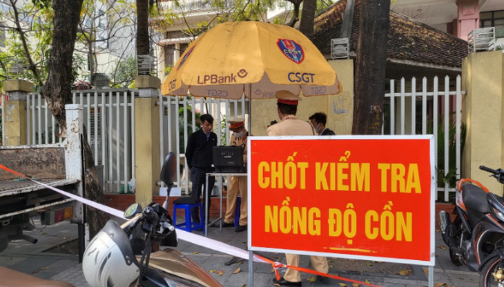 4 lỗi vi phạm giao thông, một cán bộ quản lý thị trường ở Lào Cai bị phạt 80 triệu- Ảnh 1.