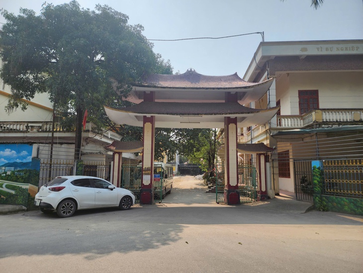 Diễn biến mới nhất vụ tuyển sinh sai đối tượng gần 300 học sinh ở Thanh Hóa- Ảnh 1.