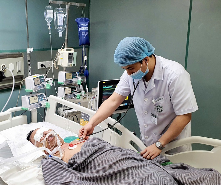 5% bệnh nhân mắc sởi ở Bệnh viện Bạch Mai biến chứng nặng- Ảnh 2.