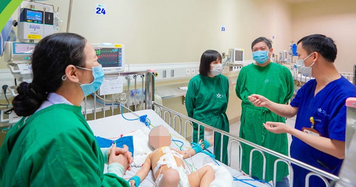 https://benhviennhitrunguong.gov.vn/wp-content/uploads/2025/03/Phoi-hop-da-chuyen-khoa-cuu-song-benh-nhi-20-thang-tuoi_DSC9958.jpg