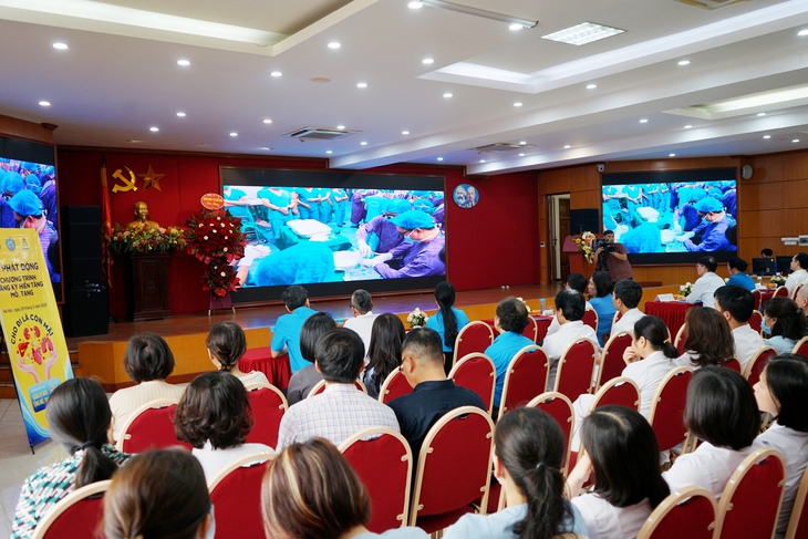 Hơn 200 cán bộ y tế đăng ký hiến tặng mô, tạng khơi dậy sự đồng cảm và sẻ chia- Ảnh 3. Hơn 200 cán bộ y tế đăng ký hiến tặng mô, tạng khơi dậy sự đồng cảm và sẻ chia- Ảnh 3.