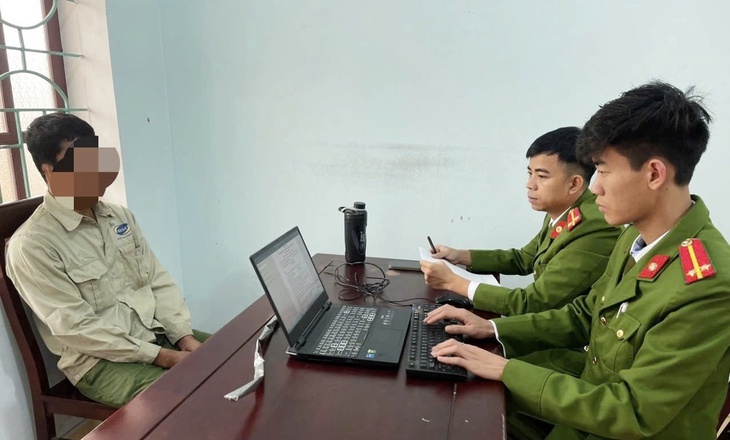 Lời khai của người đàn ông đánh vợ con giữa bữa cơm- Ảnh 1. Lời khai của người đàn ông đánh vợ con giữa bữa cơm- Ảnh 1.