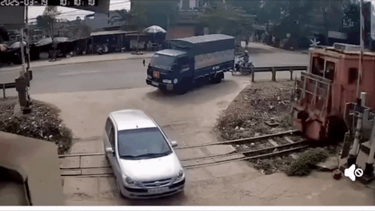 Cục Đường sắt Việt Nam lý giải việc barie đường sắt tự mở khi tàu đến- Ảnh 2. Cục Đường sắt Việt Nam lý giải việc barie đường sắt tự mở khi tàu đến- Ảnh 2.