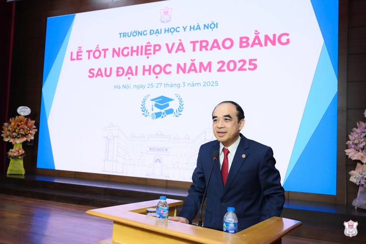 Trường Đại học Y Hà Nội trao bằng tốt nghiệp cho gần 2.300 học viên sau đại học- Ảnh 3. Trường Đại học Y Hà Nội trao bằng tốt nghiệp cho gần 2.300 học viên sau đại học- Ảnh 3.