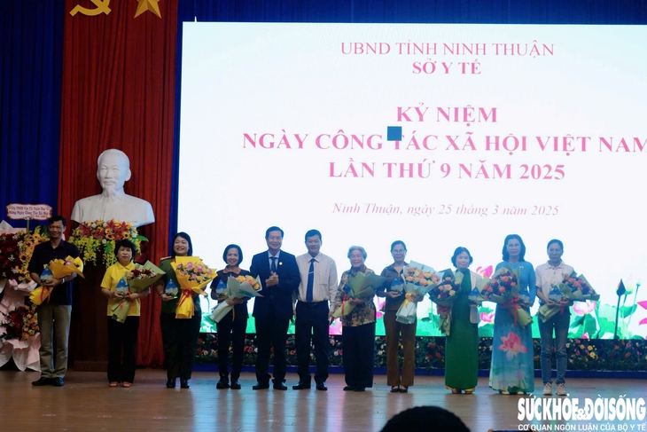 Bệnh viện Đa khoa tỉnh Ninh Thuận tổ chức lễ kỷ niệm Ngày Công tác xã hội Việt Nam- Ảnh 2. Bệnh viện Đa khoa tỉnh Ninh Thuận tổ chức lễ kỷ niệm Ngày Công tác xã hội Việt Nam- Ảnh 2.