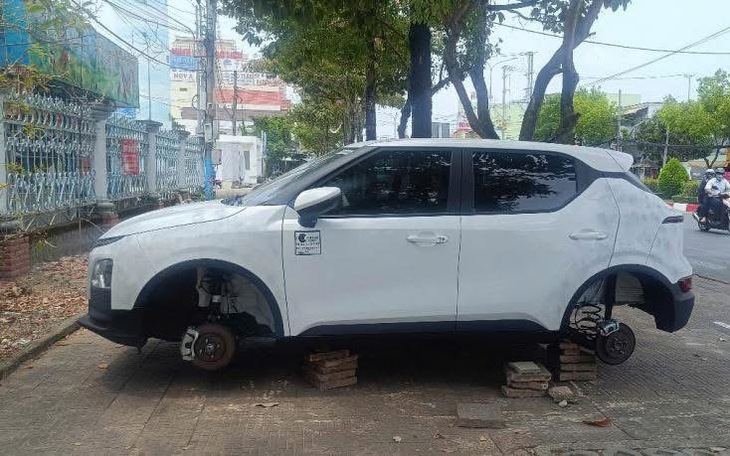 Thủ phạm trộm 4 bánh xe ô tô đã ra đầu thú