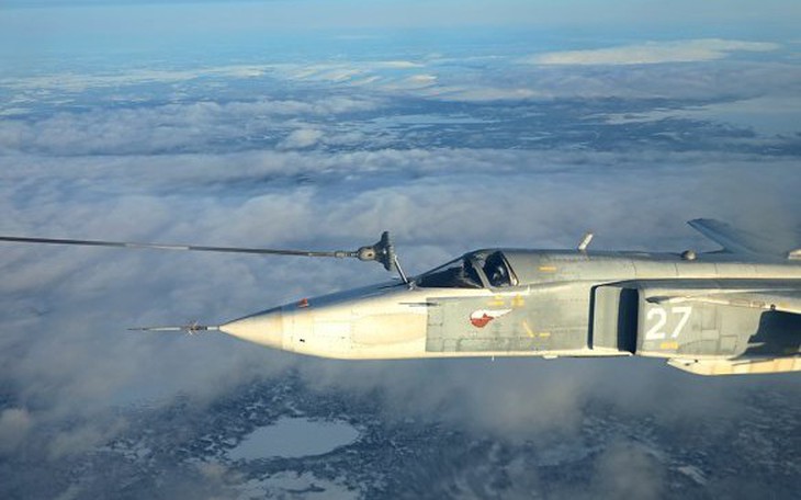 Cách Su-30SM, Su-33 và Su-24M phối hợp tiếp nhiên liệu trên không