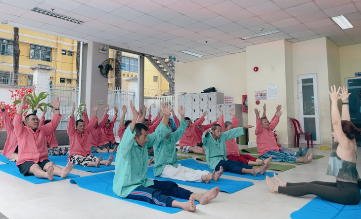 Mang 'Radio nhà nghỉ và Yoga chữa lành' cho bệnh nhân ung thư- Ảnh 3.