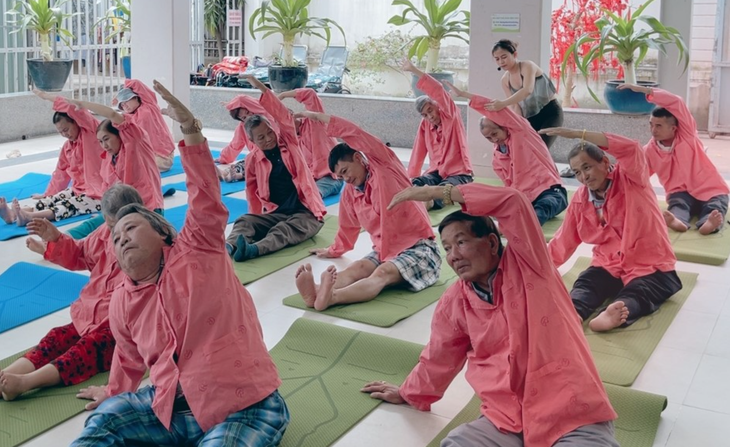 Mang 'Radio nhà nghỉ và Yoga chữa lành' cho bệnh nhân ung thư- Ảnh 4.