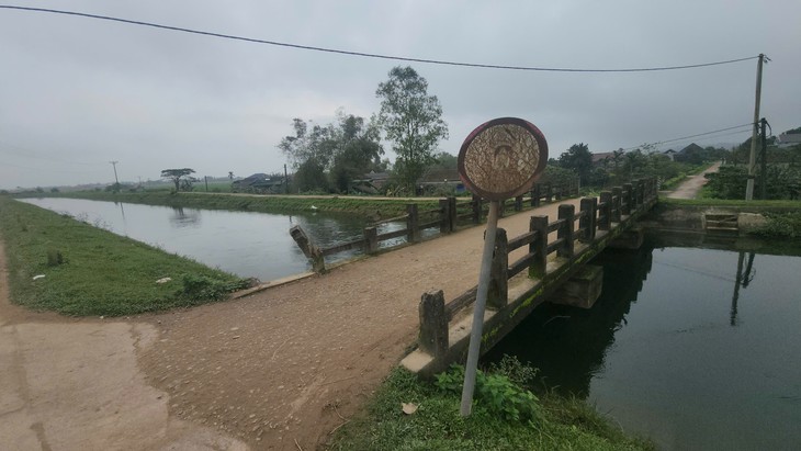 Hàng loạt cây cầu qua kênh Kẻ Gỗ xuống cấp, người dân thấp thỏm nỗi lo- Ảnh 6.