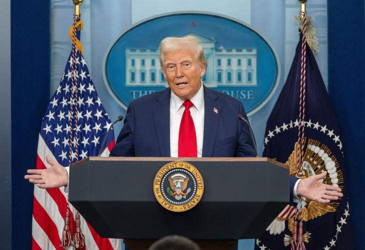 Giá ô tô sẽ tăng vọt hàng nghìn USD do chính sách thuế quan mới của Tổng thống Trump- Ảnh 1. Giá ô tô sẽ tăng vọt hàng nghìn USD do chính sách thuế quan mới của Tổng thống Trump- Ảnh 1.