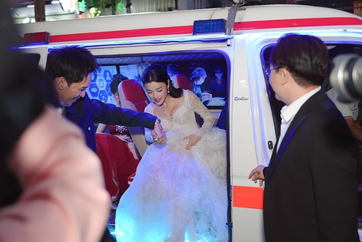 'Sử dụng xe cứu thương không đúng mục đích có thể tước đi quyền được cấp cứu của người khác'- Ảnh 1. 'Sử dụng xe cứu thương không đúng mục đích có thể tước đi quyền được cấp cứu của người khác'- Ảnh 1.
