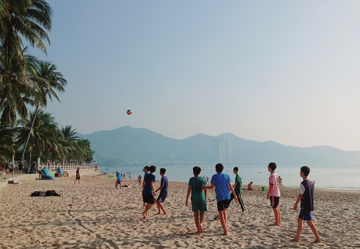 Những hành vi bị cấm ở công viên bờ biển Nha Trang, người dân và du khách cần biết- Ảnh 2.