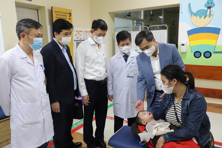 Thứ trưởng Trần Văn Thuấn: 'Xây dựng kế hoạch đáp ứng nhu cầu thu dung, điều trị bệnh trong mọi tình huống'- Ảnh 3. Thứ trưởng Trần Văn Thuấn: 'Xây dựng kế hoạch đáp ứng nhu cầu thu dung, điều trị bệnh trong mọi tình huống'- Ảnh 3.